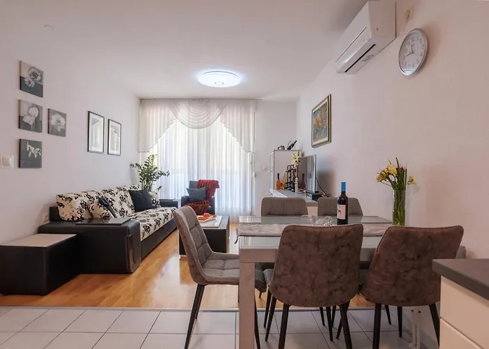 Seaview Znjan Apartment