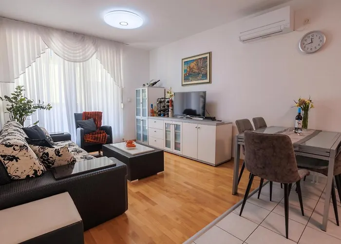 Apartment Seaview Znjan *