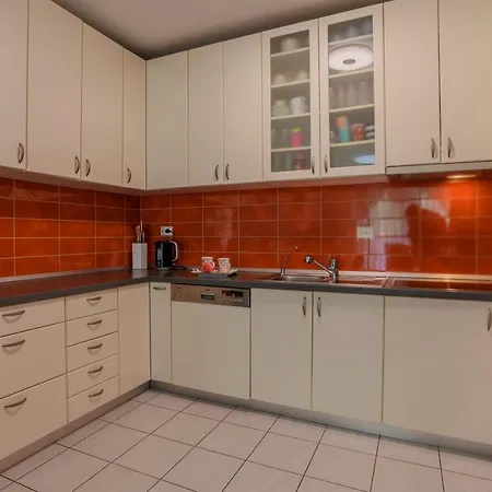 Seaview Znjan Спліт