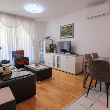 Апартаменти Seaview Znjan *